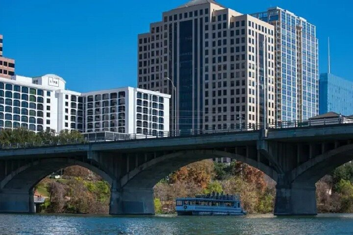 Private Tour of Austin with State Capitol and Cruise - Photo 1 of 4